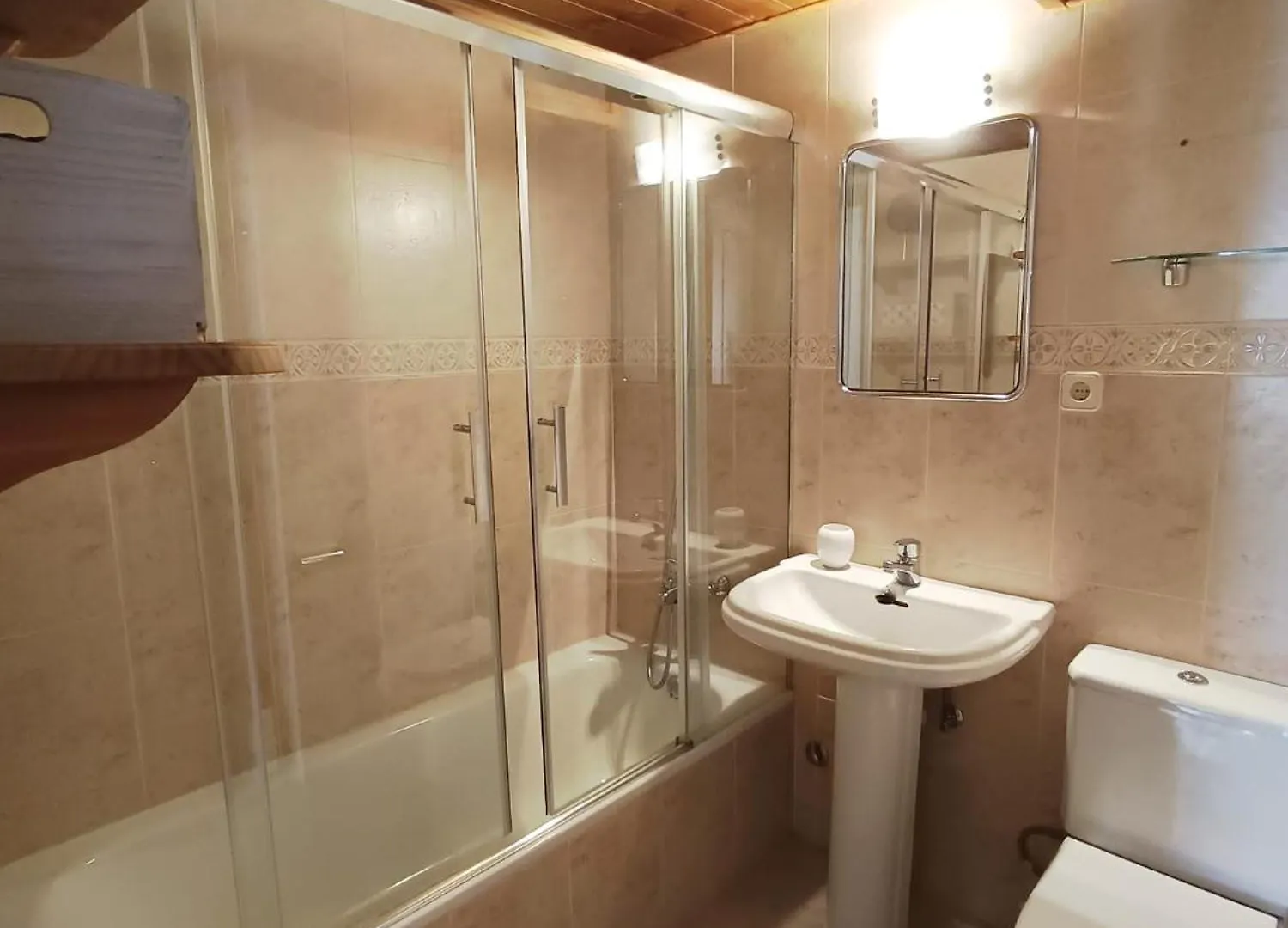 Es Coves Aparthotel Vielha 0*,
